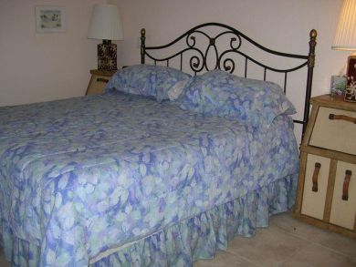 Master bedroom with queen bed